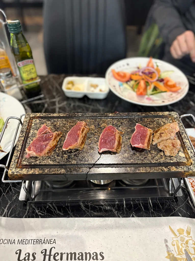Carne a la piedra en Las Hermanas, Castelldefels