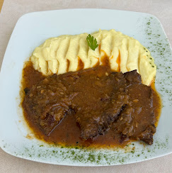 Carne guisada con puré